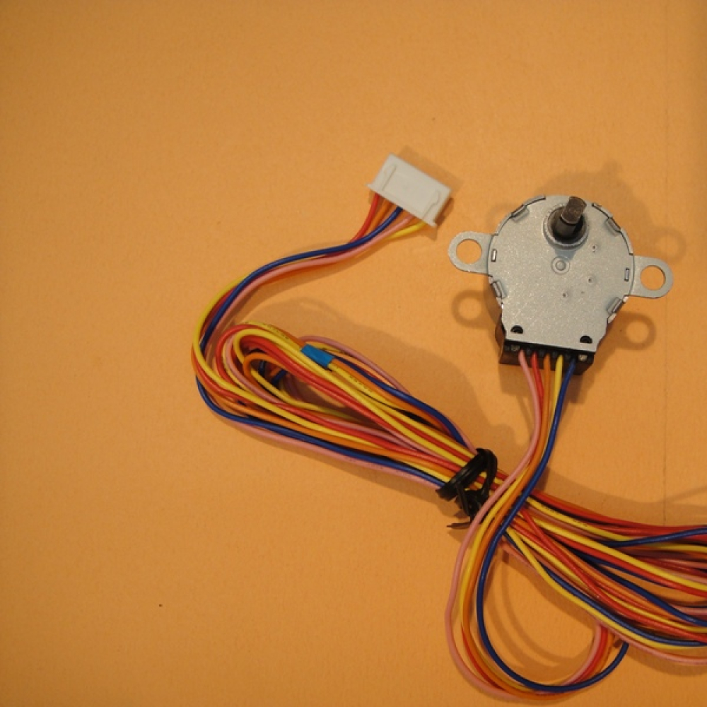 ST24-0100 風向馬達12V 31mm-5線
