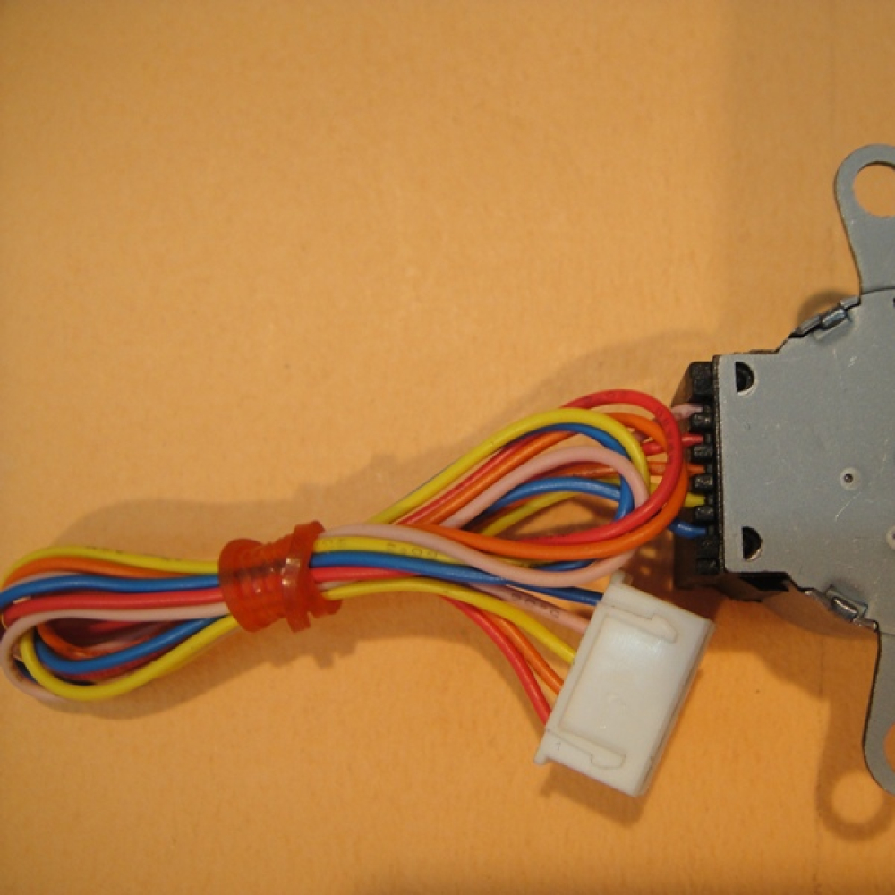 ST24-1052 24風向馬達12V 43mm-5線
