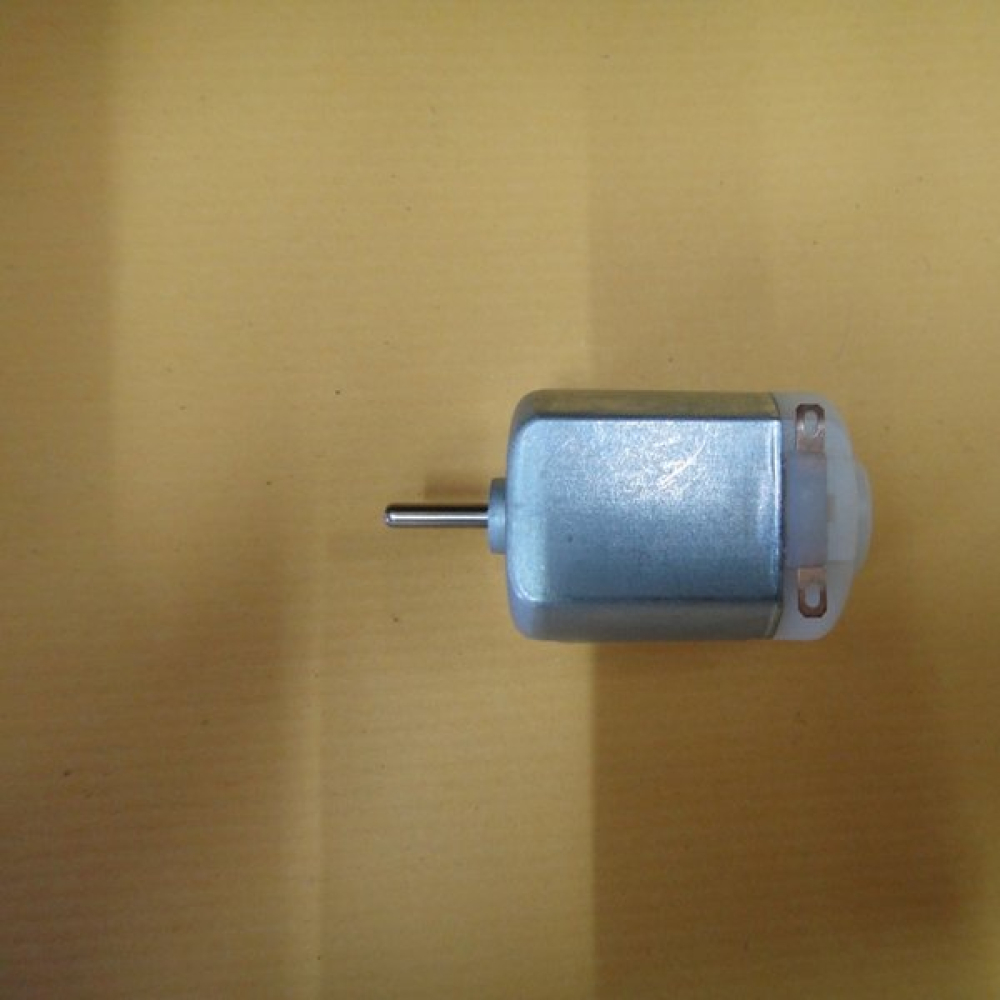 玩具小馬達 130直流電機 微型發動機送8齒齒輪（孔徑2mm模數0.5）KR-0025