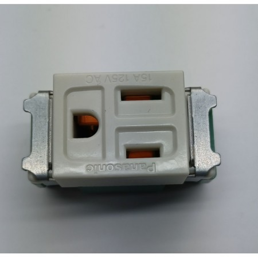WNF1101 國際牌埋入式3P附接地插座